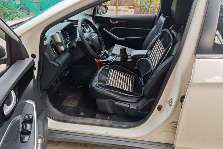 Used Venucia D60EV 2022 Standard Range Smart Drive Version
