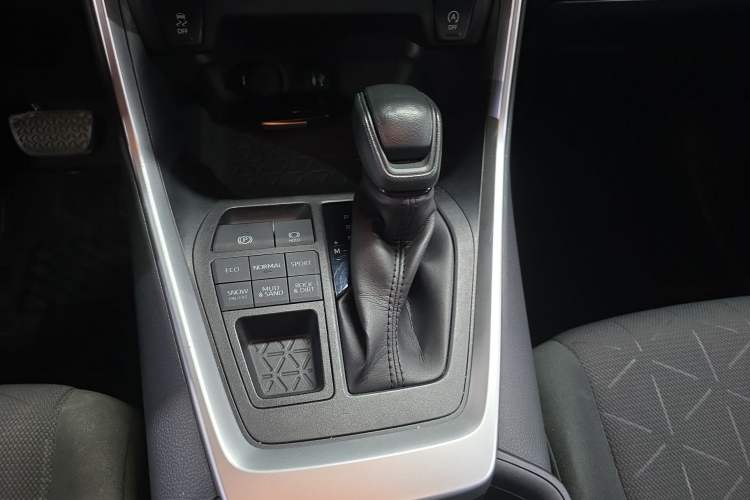 Used Toyota RAV4 2020 2.0L CVT 4x4 Trend Edition