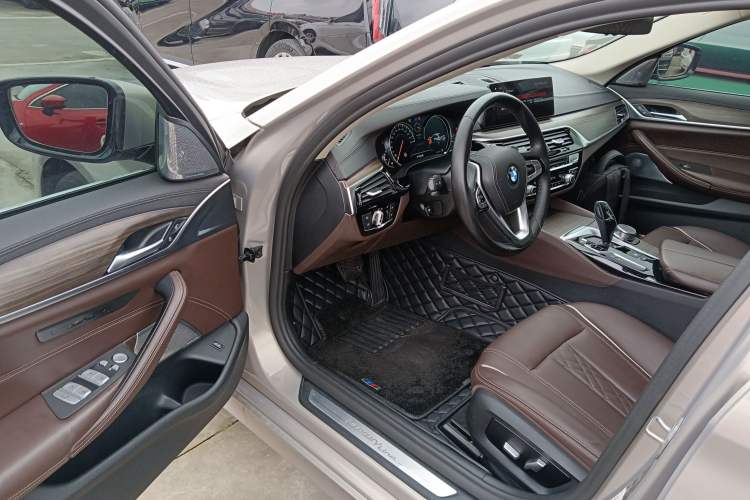 Used BMW 5 Series 2018 Revised Version 530Li Leading Edition Luxury Package Driver Seat