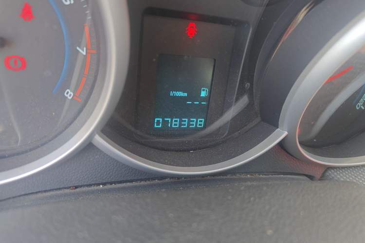 Used Chevrolet Cruze 2013 1.6L SL Grand Edition Manual Transmission