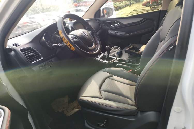 Used Baojun 560 2016 1.8L Manual Luxury Edition Left Front Seat