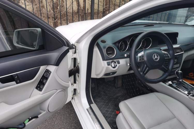 Used Mercedes-Benz C-Class 2013 C 180 CGI Classic Driver Seat