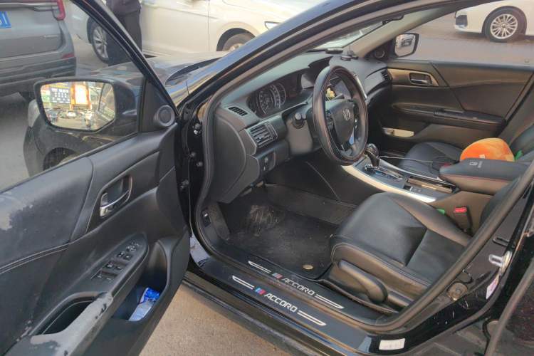 Used Honda Accord 2015 2.0L LX Comfort Edition
