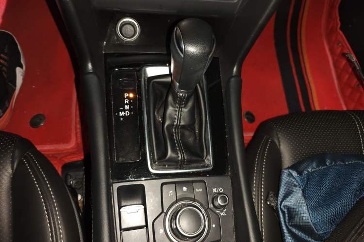 Used Mazda 3 Axela 2017 Sedan 1.5L Automatic Luxury Model Emission Standard China V
