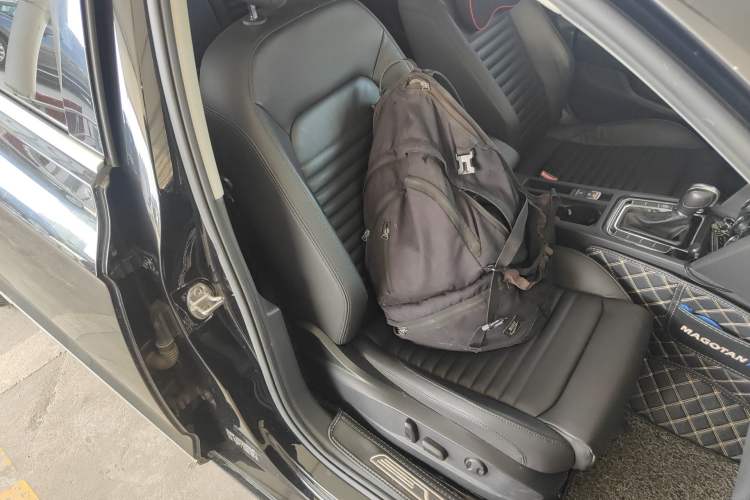 Used Volkswagen Magotan 2019 330TSI DSG Luxury Version China VI Standard Right Front Seat