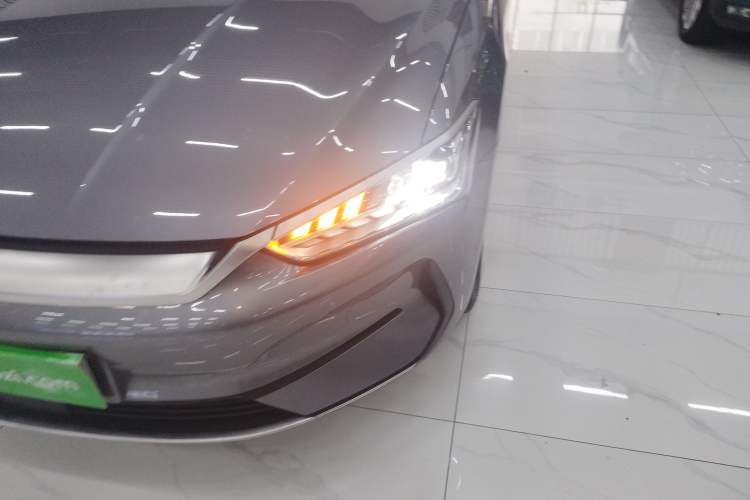 Used BYD Qin PLUS 2024 Honor Edition EV 420KM Leading Model
