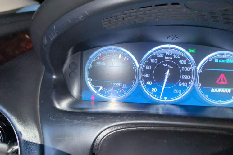 Used Jaguar XJ 2013 XJL 3.0 SC Panoramic Business Edition Odometer Close Up