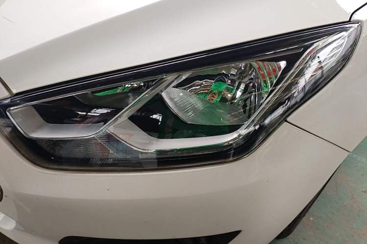 Used Ford Escort 2015 1.5L Automatic Comfort Edition Left Front Headlight