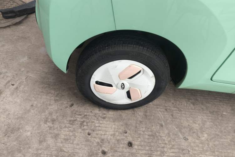 Used Chery QQ Ice Cream 2022 170km Sundae Phosphate Lithium-Ion