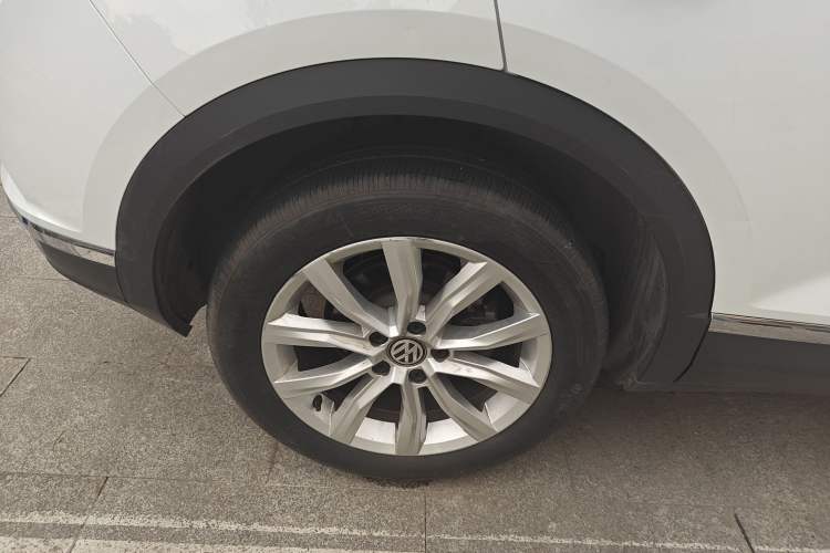 Used Volkswagen T-ROC 2019 230TSI DSG Two-Wheel-Drive Advanced Version China VI Standard Right Rear Wheel Hub