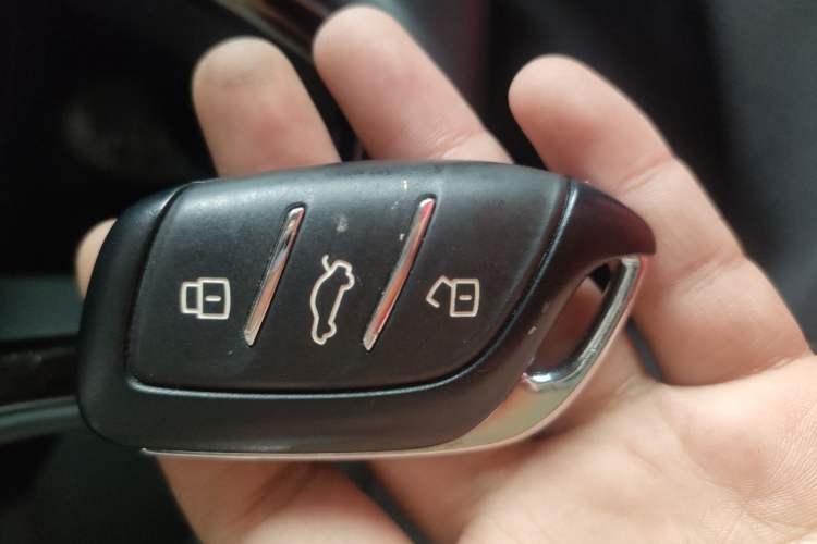 Used Roewe RX5 2023 PLUS 330TGI Automatic Trendsetting Smart Edition