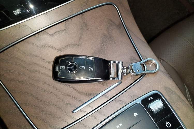 Used Mercedes-Benz E-Class 2023 Updated E 300 L Fashion Edition
