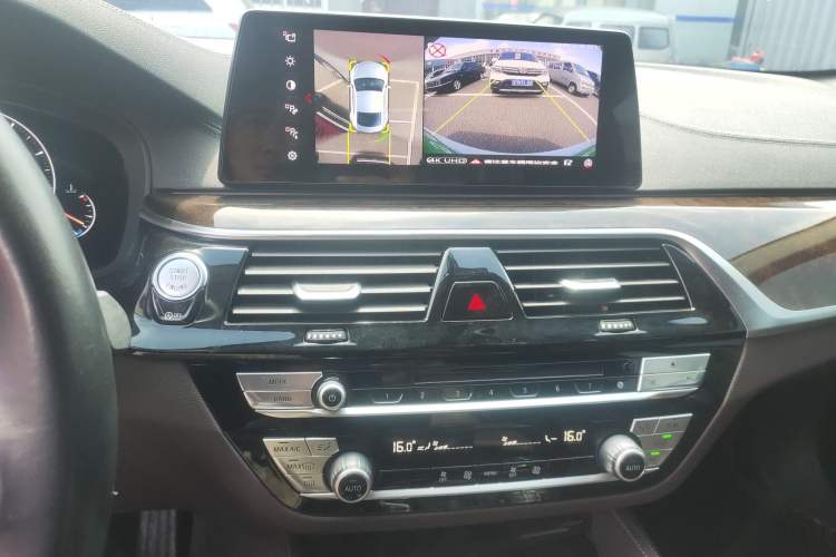 Used BMW 5 Series 2019 525Li Luxury Package
