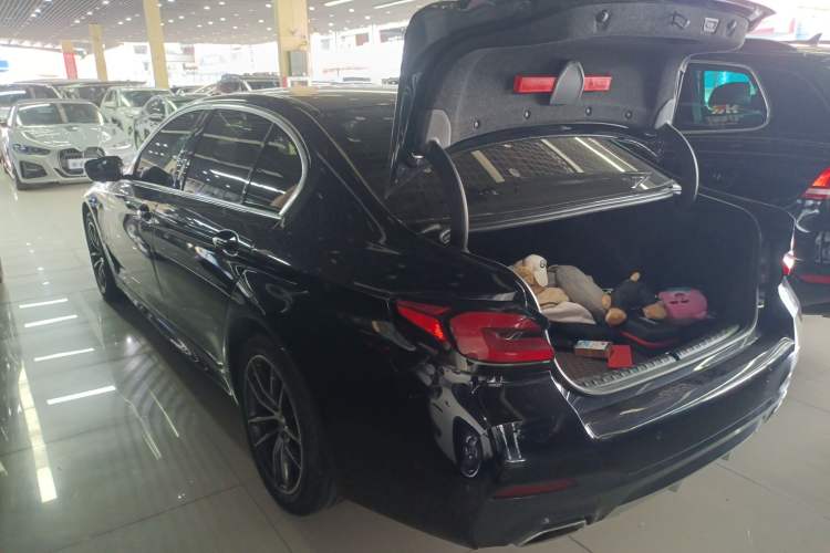 Used BMW 5 Series 2022 Second Facelift 525Li M Sport Package