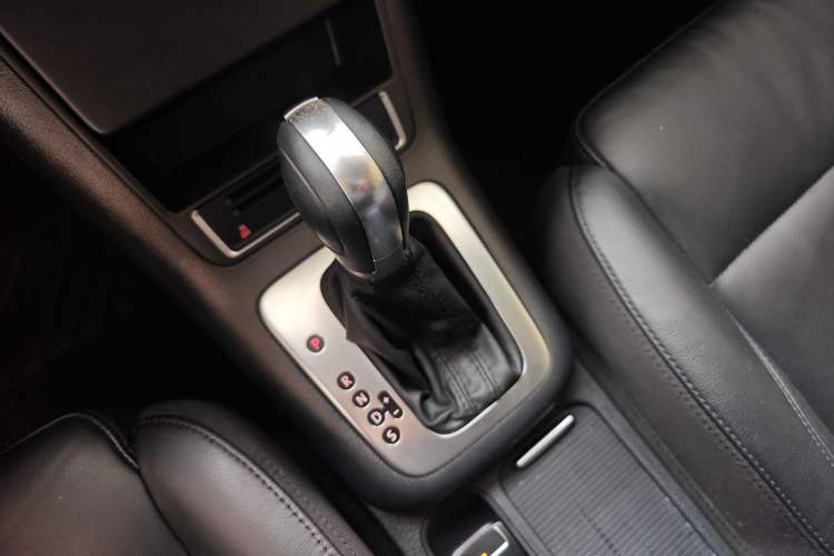 Used Volkswagen Tiguan 2015 1.8TSI Automatic Two-Wheel Drive Comfort Edition Gear Lever