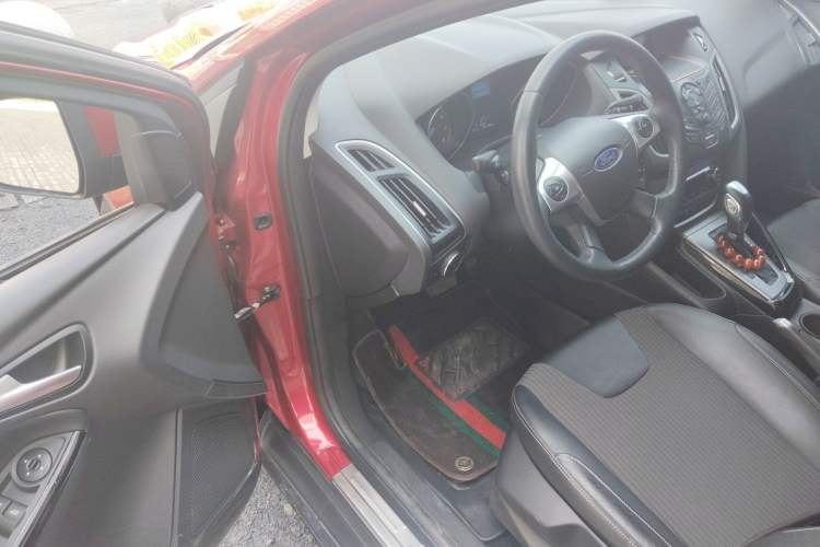 Used Ford Focus 2012 Hatchback 1.6L Automatic Fashion Edition