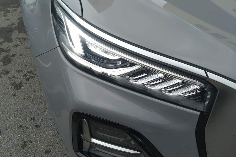 Used Hongqi HS5 2023 2.0T Qixiang Pro Edition Right Front Headlight