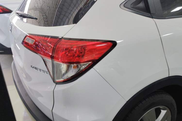 Used Honda Vezel 2020 1.5L CVT Elite Edition
