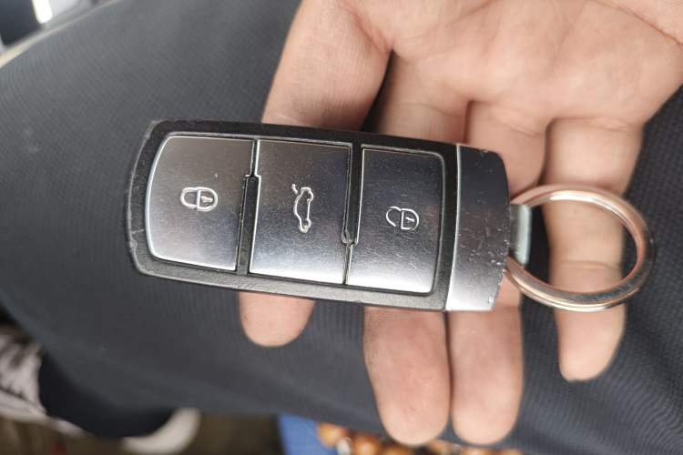 Used Volkswagen Magotan 2012 Revised Version 1.8TSI Leading Edition Vehicle Key