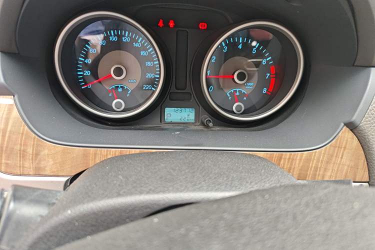 Used Buick Excelle 2015 1.5L Automatic Classic Model
