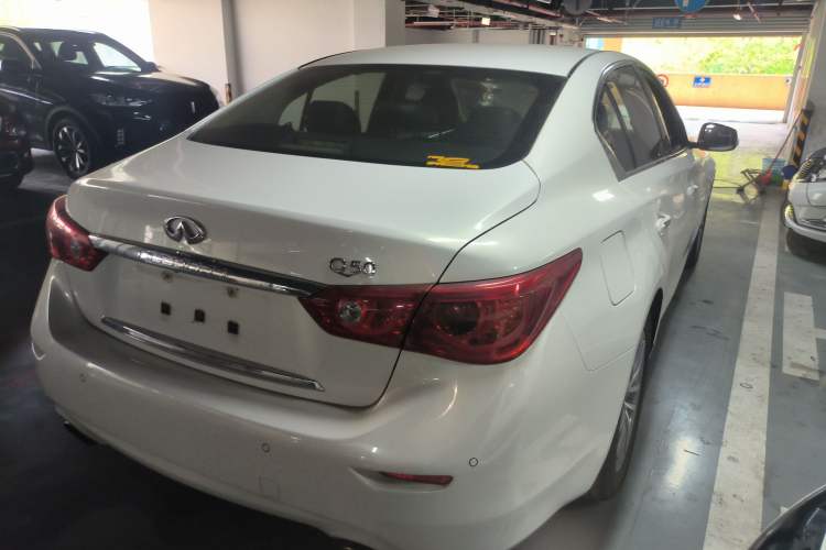 Used Infiniti Q50 2014 2.0T Comfort Edition
