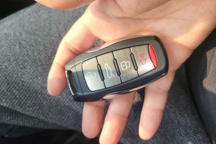 Used ORA White Cat 2022 Xiaoyue Mao Edition 401 km Flagship Model Lithium Ternary Interior 1