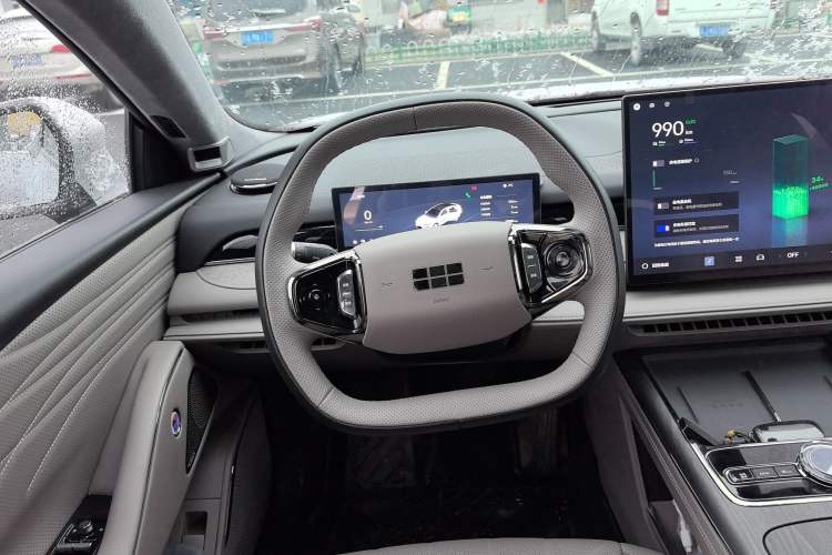 Used Geely Galaxy Galaxy 8 2025 130km EM-P Exploration Edition
