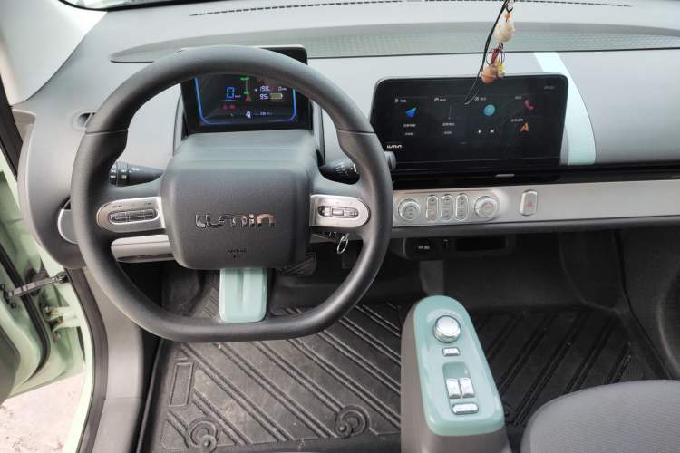 Used CHANGAN NEVO Lumin 2022 210km Sweet Edition Center Console