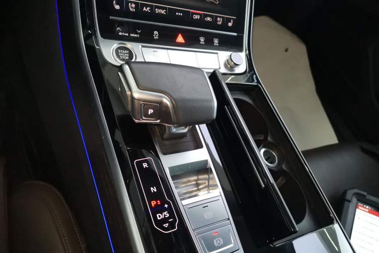 Used Audi A8 2022 A8L 50 TFSI quattro Comfort Edition Collector's Model Gear Lever