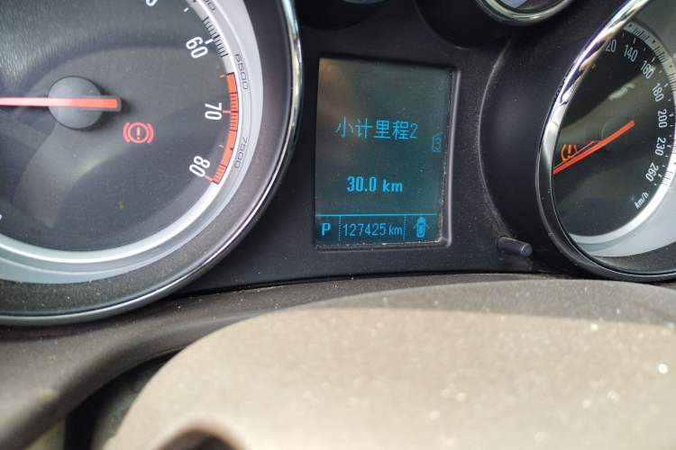 Used Buick Regal 2014 2.0L Leading Fashion Edition