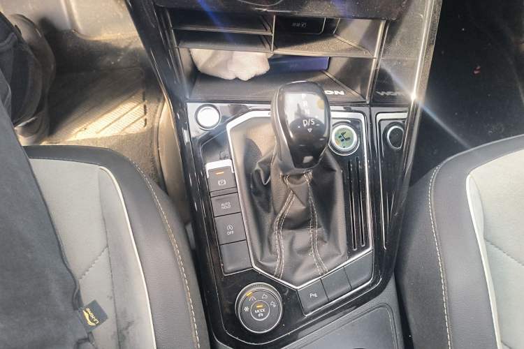 Used Volkswagen Tayron 2022 380TSI Four-Wheel Drive R-Line Connected Version Gear Lever