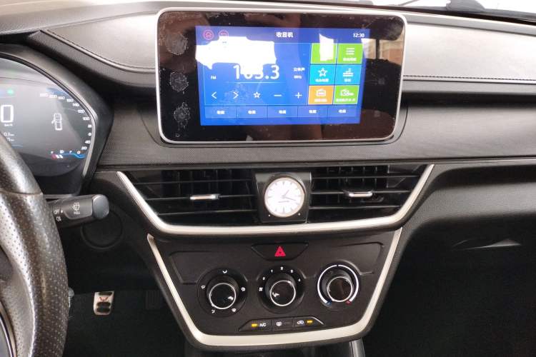 Used Wuling Hongguang S3 2019 Automatic Clutch Version 1.5L Manual Comfort Model China V Standard Audio And AC Panel