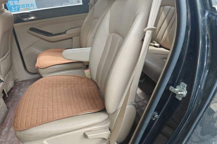 Used Baojun 730 2014 1.5L manual Comfort version 7 seats
