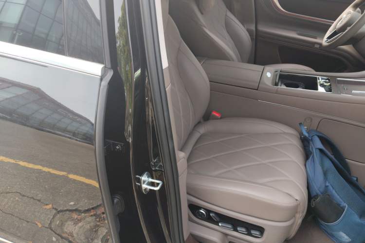 Used Hima AITO M9 2025 Extended-Range Ultra Version 52 kWh 6-Seater