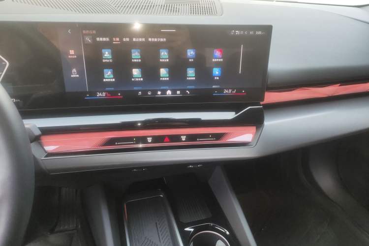 Used BMW i5 2025 eDrive 40L M Sport Package Audio And AC Panel