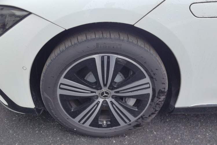 Used Mercedes-Benz EQE 2025 500 4MATIC Pioneer Edition Exterior 4