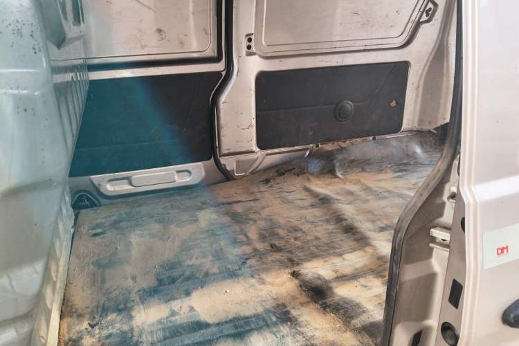 Used Jinbei Hiace X30 2020 1.5L Van Super-Enjoyment Model China VI Standard SWC15M Left Rear Seat