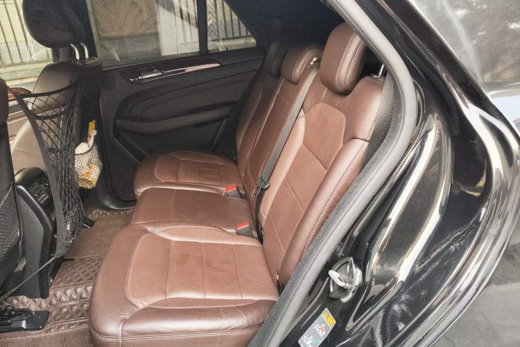 Used Mercedes-Benz M-Class 2014 ML 400 4MATIC Luxury Model Left Rear Seat