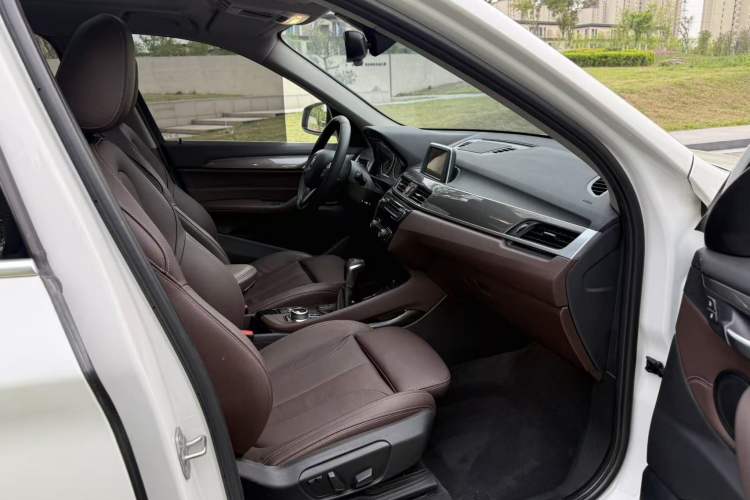 Used BMW X1 2016 sDrive20Li Luxury Model Right Front Seat