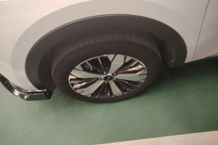 Used Haval F7x 2021 1.5T Two-Wheel Drive Smart Technology Edition Left Front Wheel Hub