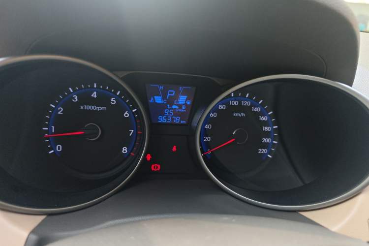 Used Hyundai ix35 2013 2.0L Automatic Two-Wheel Drive Smart GLS China IV Standard