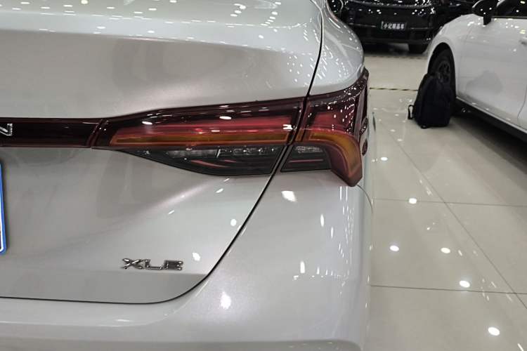 Used Toyota Avalon 2022 2.0L XLE Premium Edition Right Rear Taillight