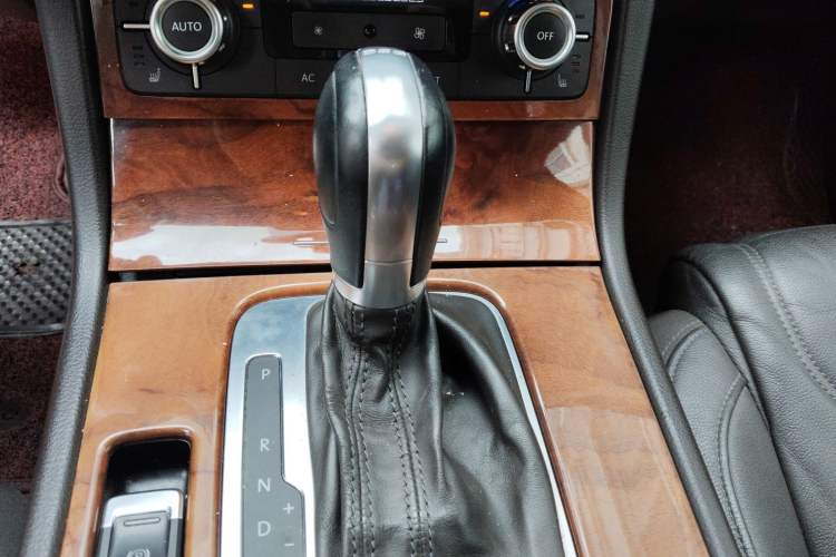 Used Volkswagen Touareg 2011 3.0 TDI Diesel Standard Version