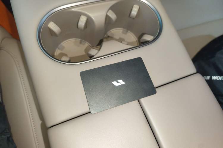 Used Li Auto Li Auto i6 2025 Model Two-Wheel-Drive Standard Type