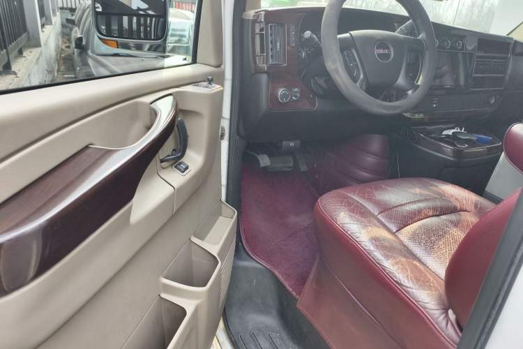 Used GMC SAVANA 2011 6.0L Business Star 7 seats Driver Seat