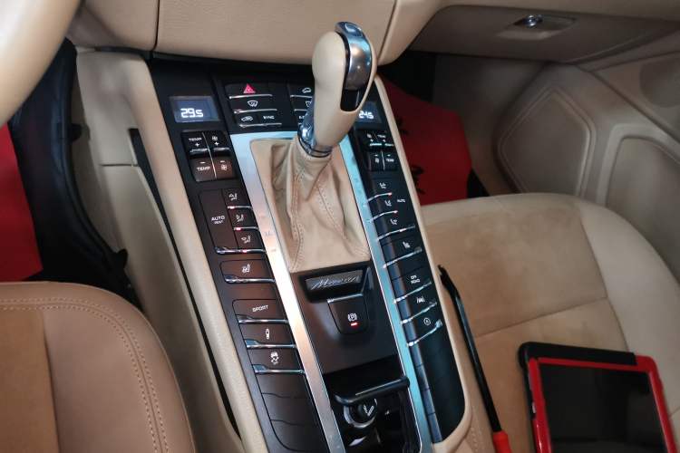 Used Porsche Macan 2017 Macan 2.0T
