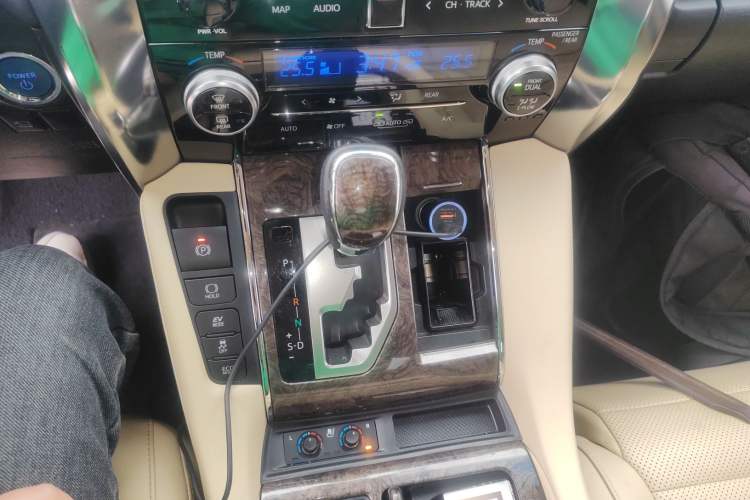 Used Toyota Alphard 2021 Dual-Engine 2.5L Prestige Edition
