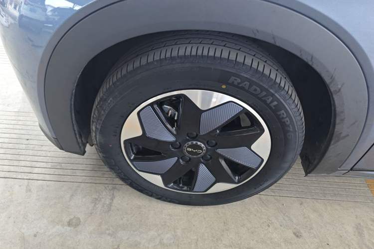 Used BYD Dolphin 2024 Honor Edition 420km Fashion Version Left Front Wheel Hub