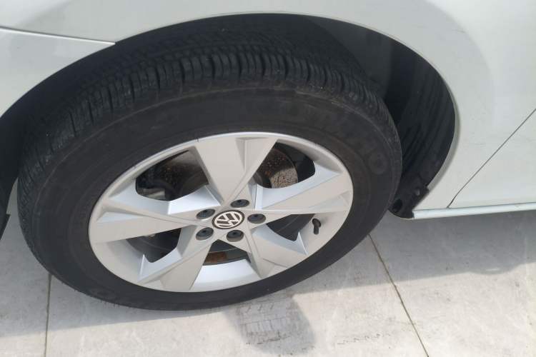 Used Volkswagen Bora 2015 Value Edition 1.6L Manual Fashionable Style
