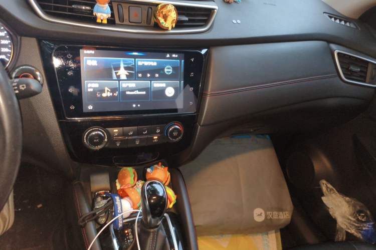 Used Nissan Qashqai 2019 2.0L CVT Luxury Edition Audio And AC Panel